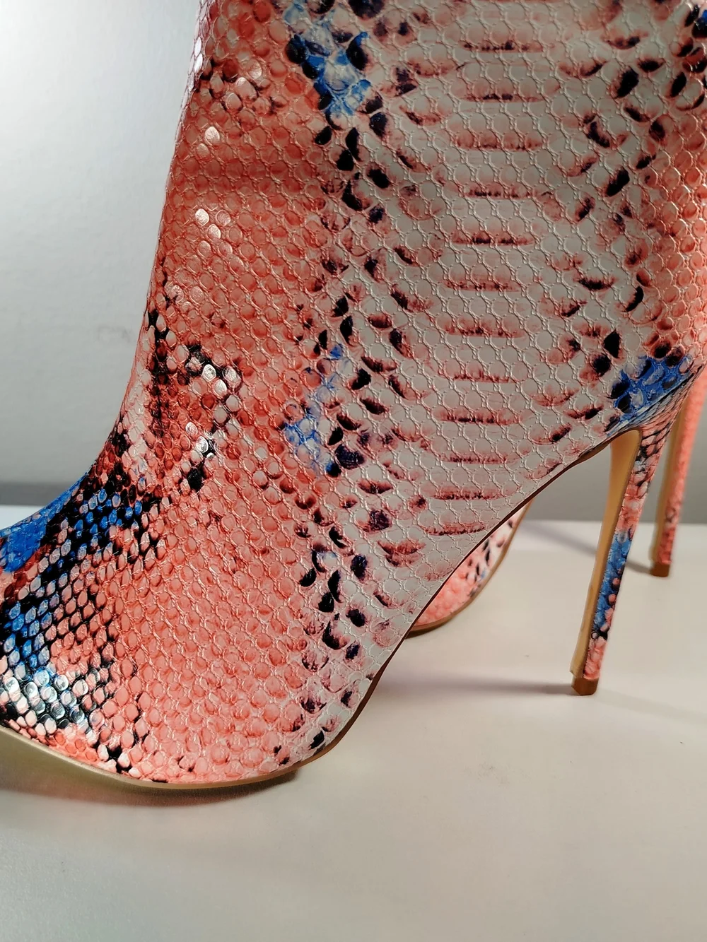 Women’s Pink Snake Print Thigh High Stiletto Boots Size 8.5 New No Brand